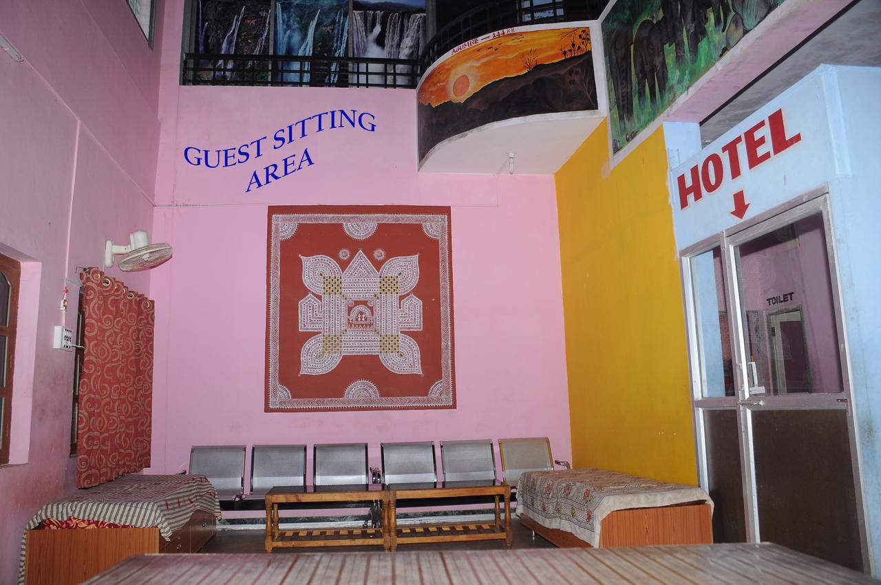Hôtel Prakruthi Yatri Nivas à Māvingundi Extérieur photo